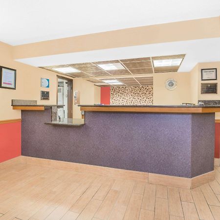 Super 8 By Wyndham Marshalltown Luaran gambar