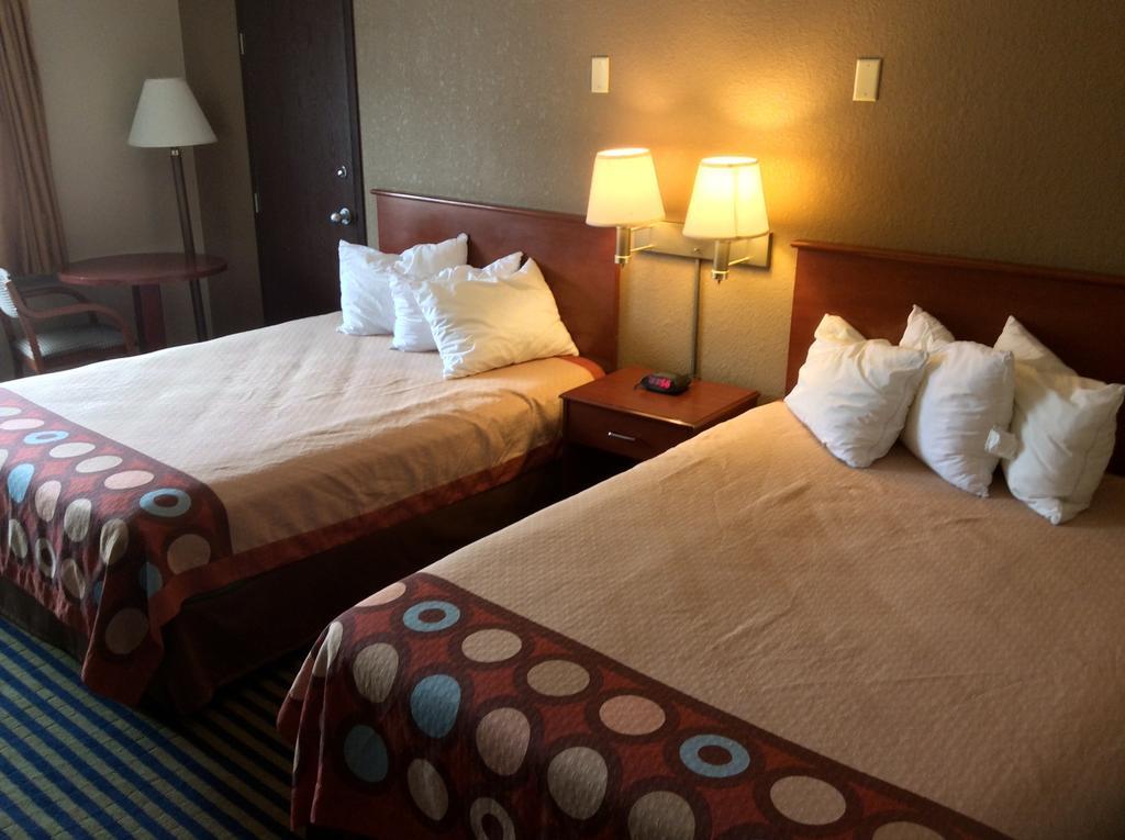 Super 8 By Wyndham Marshalltown Luaran gambar