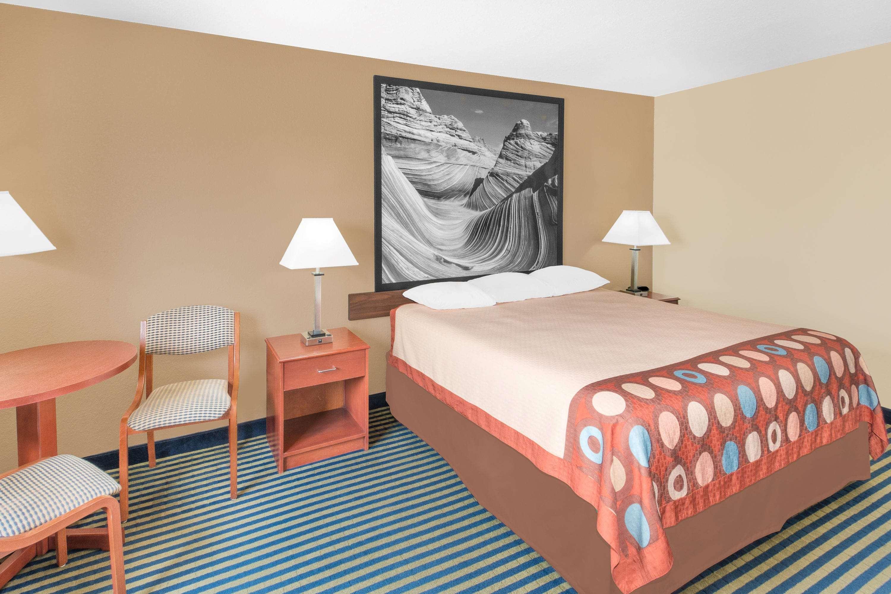 Super 8 By Wyndham Marshalltown Luaran gambar